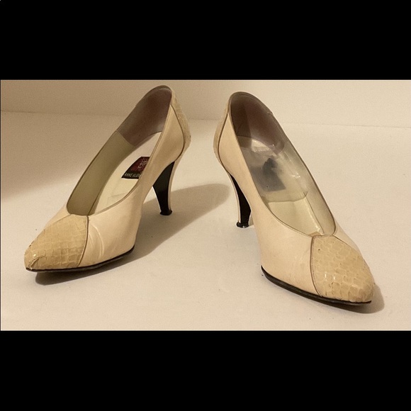 Anne Klein - Picture 7 of 7